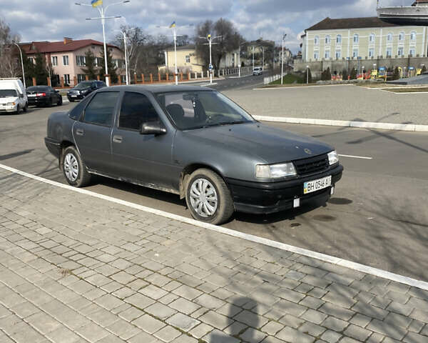 Серый Опель Вектра, объемом двигателя 2 л и пробегом 230 тыс. км за 2100 $, фото 1 на Automoto.ua