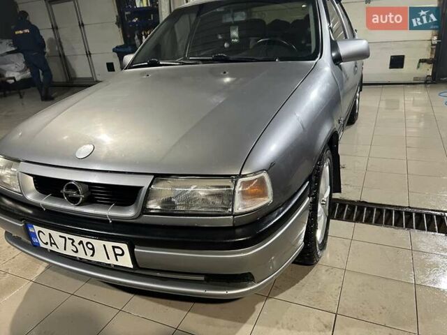 Серый Опель Вектра, объемом двигателя 1.8 л и пробегом 230 тыс. км за 2100 $, фото 9 на Automoto.ua