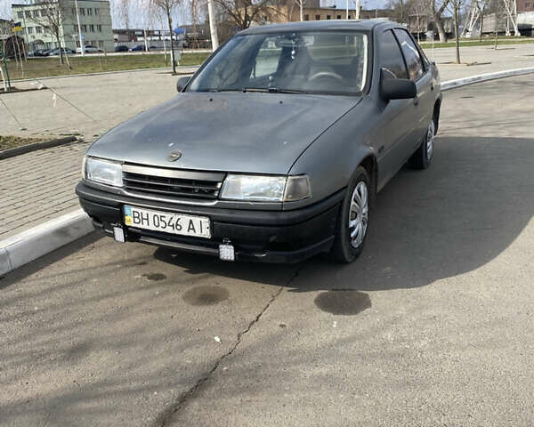 Серый Опель Вектра, объемом двигателя 2 л и пробегом 230 тыс. км за 2100 $, фото 4 на Automoto.ua