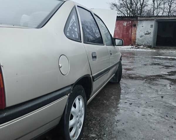 Серый Опель Вектра, объемом двигателя 2 л и пробегом 345 тыс. км за 1900 $, фото 5 на Automoto.ua