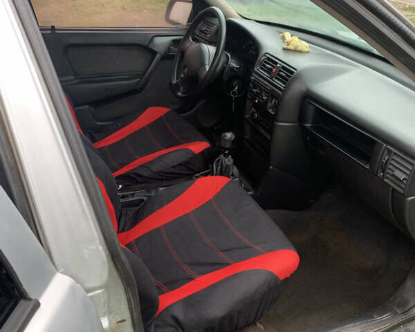 Серый Опель Вектра, объемом двигателя 2 л и пробегом 200 тыс. км за 1450 $, фото 10 на Automoto.ua