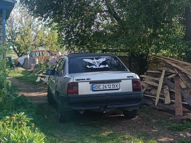Сірий Опель Вектра, об'ємом двигуна 1.6 л та пробігом 300 тис. км за 348 $, фото 2 на Automoto.ua