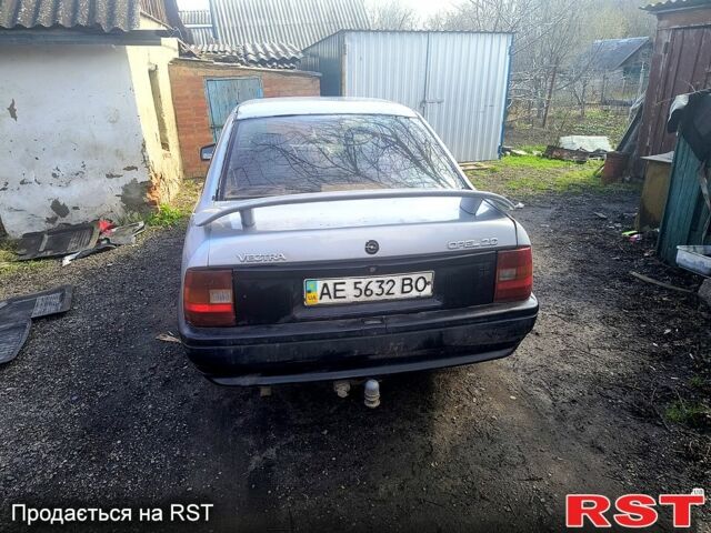 Сірий Опель Вектра, об'ємом двигуна 2 л та пробігом 300 тис. км за 1200 $, фото 2 на Automoto.ua