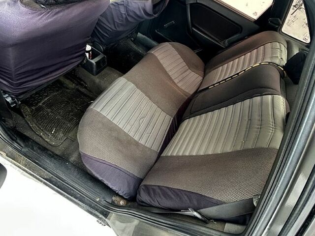 Серый Опель Вектра, объемом двигателя 1.6 л и пробегом 500 тыс. км за 1600 $, фото 6 на Automoto.ua