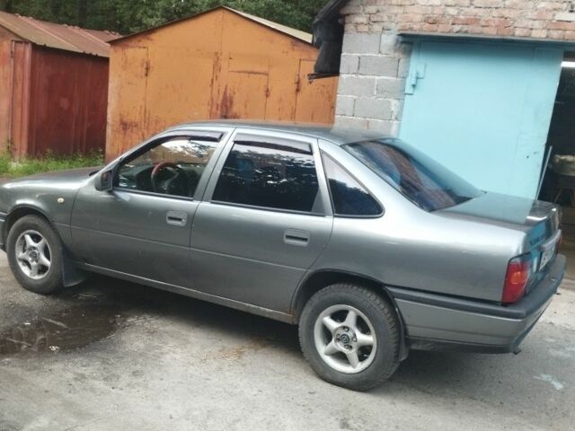 Сірий Опель Вектра, об'ємом двигуна 2 л та пробігом 230 тис. км за 1700 $, фото 2 на Automoto.ua
