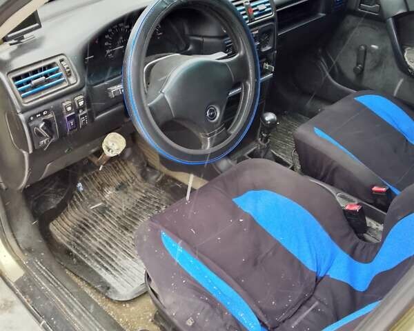 Сірий Опель Вектра, об'ємом двигуна 2 л та пробігом 340 тис. км за 1500 $, фото 4 на Automoto.ua