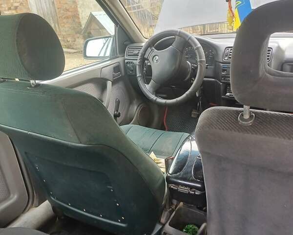 Сірий Опель Вектра, об'ємом двигуна 1.6 л та пробігом 337 тис. км за 1200 $, фото 1 на Automoto.ua