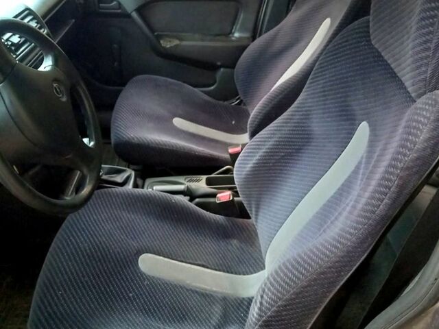 Серый Опель Вектра, объемом двигателя 1.6 л и пробегом 0 тыс. км за 1300 $, фото 1 на Automoto.ua