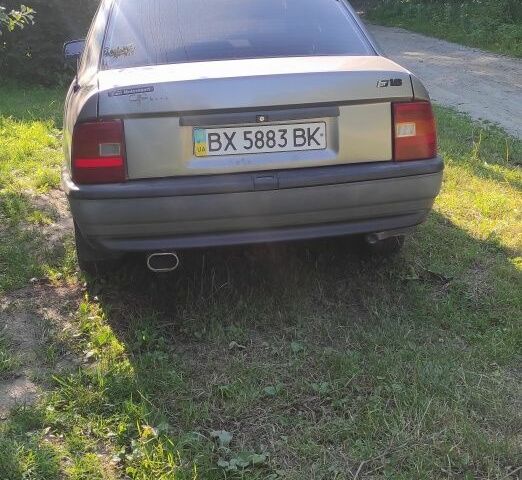 Серый Опель Вектра, объемом двигателя 1.6 л и пробегом 400 тыс. км за 1650 $, фото 4 на Automoto.ua