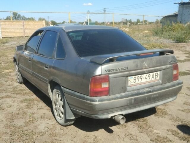 Сірий Опель Вектра, об'ємом двигуна 2 л та пробігом 111 тис. км за 1250 $, фото 4 на Automoto.ua