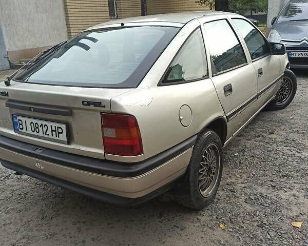 Сірий Опель Вектра, об'ємом двигуна 2 л та пробігом 200 тис. км за 1399 $, фото 6 на Automoto.ua