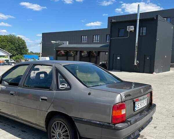 Серый Опель Вектра, объемом двигателя 1.6 л и пробегом 360 тыс. км за 999 $, фото 2 на Automoto.ua