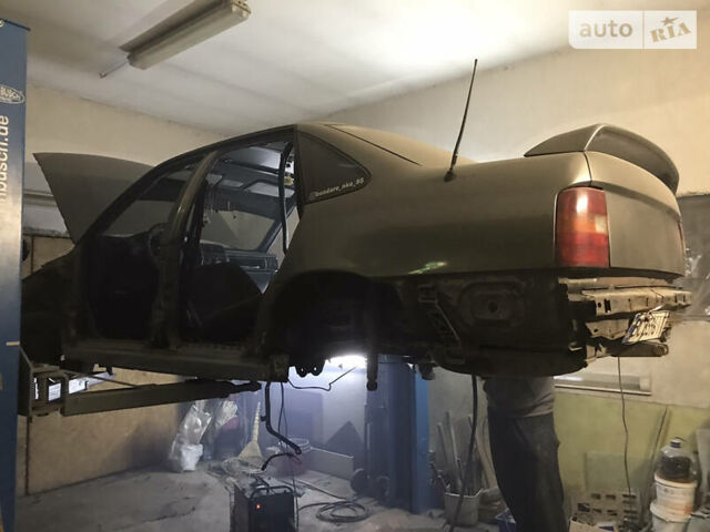 Серый Опель Вектра, объемом двигателя 1.7 л и пробегом 500 тыс. км за 1700 $, фото 17 на Automoto.ua