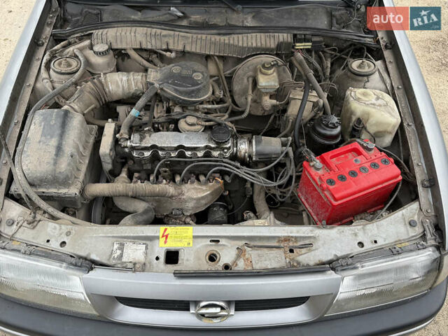 Серый Опель Вектра, объемом двигателя 1.8 л и пробегом 200 тыс. км за 1500 $, фото 40 на Automoto.ua