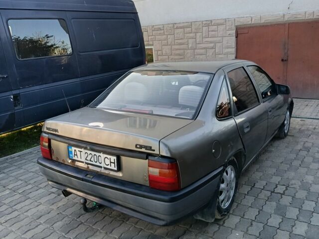 Опель Вектра 1991 у Чернівцях на Automoto.ua Сірий Опель Вектра, об'ємом двигуна 1.6 л та пробігом 330 тис. км за 775 $, фото 3 на Automoto.ua