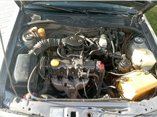 Серый Опель Вектра, объемом двигателя 0 л и пробегом 300 тыс. км за 1155 $, фото 3 на Automoto.ua