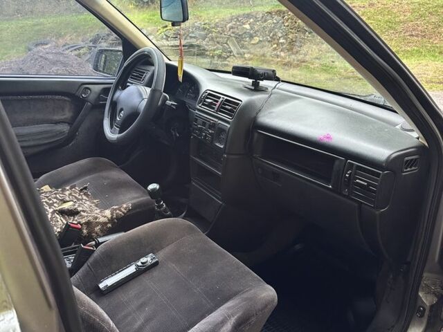 Сірий Опель Вектра, об'ємом двигуна 1.8 л та пробігом 450 тис. км за 1650 $, фото 5 на Automoto.ua