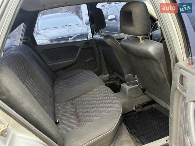 Серый Опель Вектра, объемом двигателя 1.8 л и пробегом 200 тыс. км за 1500 $, фото 26 на Automoto.ua