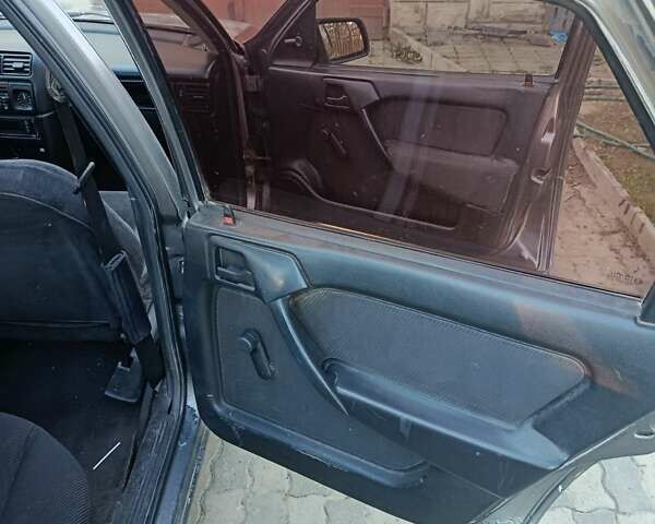 Опель Вектра 1991 у Чернівцях на Automoto.ua Сірий Опель Вектра, об'ємом двигуна 1.6 л та пробігом 330 тис. км за 775 $, фото 8 на Automoto.ua