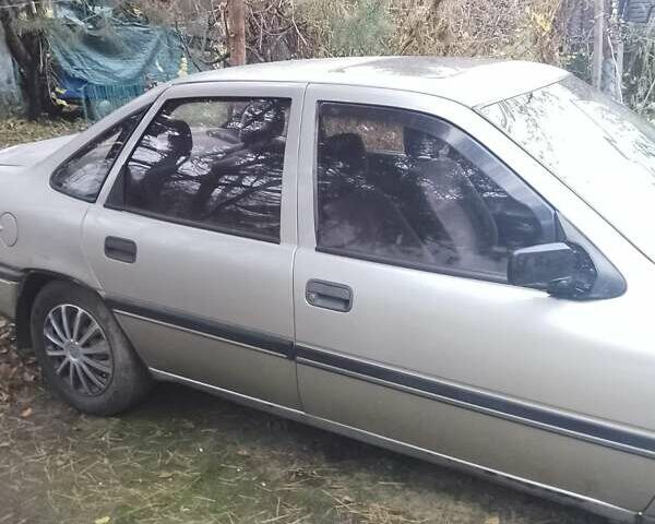 Серый Опель Вектра, объемом двигателя 1.8 л и пробегом 435 тыс. км за 650 $, фото 6 на Automoto.ua