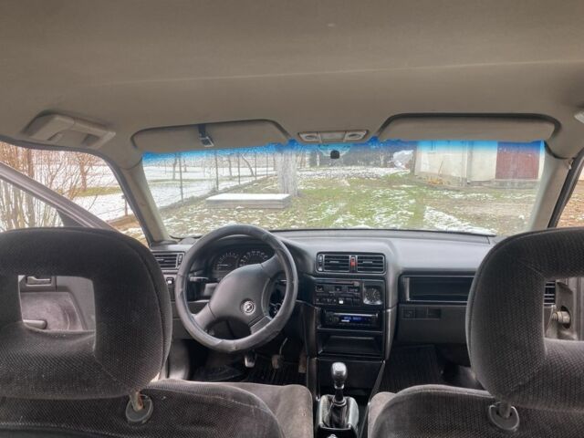 Серый Опель Вектра, объемом двигателя 2 л и пробегом 300 тыс. км за 950 $, фото 2 на Automoto.ua