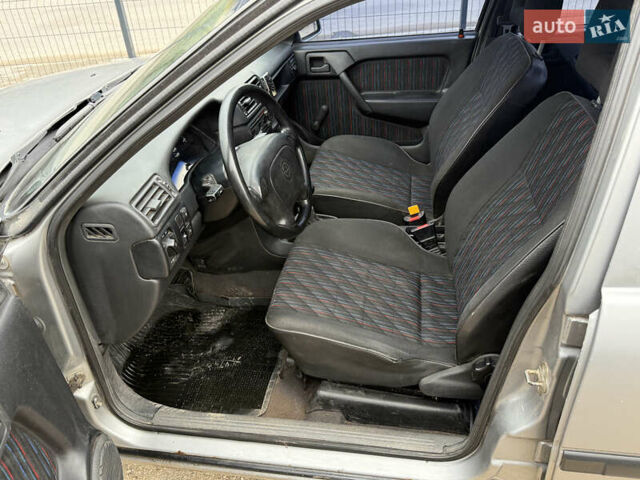 Серый Опель Вектра, объемом двигателя 1.8 л и пробегом 200 тыс. км за 1500 $, фото 16 на Automoto.ua