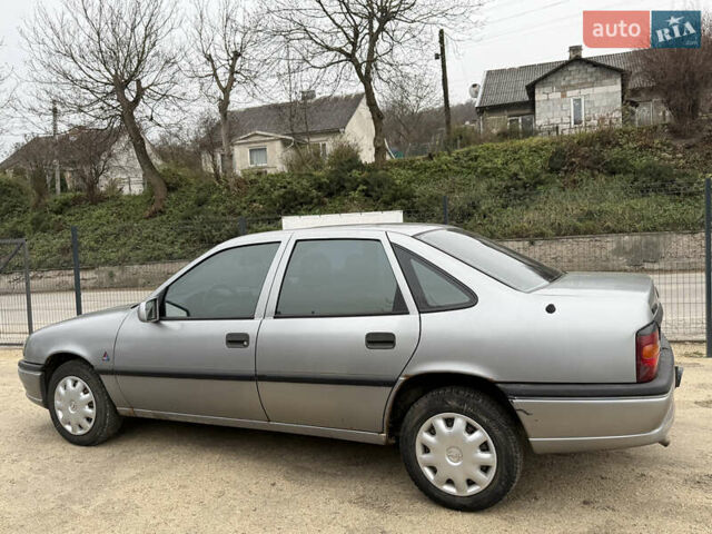 Серый Опель Вектра, объемом двигателя 1.8 л и пробегом 200 тыс. км за 1500 $, фото 13 на Automoto.ua