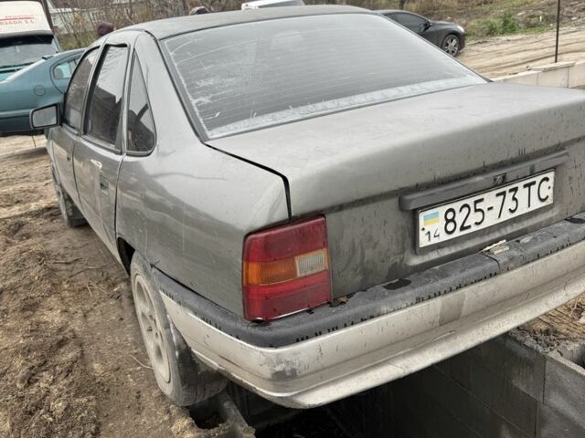 Серый Опель Вектра, объемом двигателя 1.6 л и пробегом 520 тыс. км за 1000 $, фото 1 на Automoto.ua