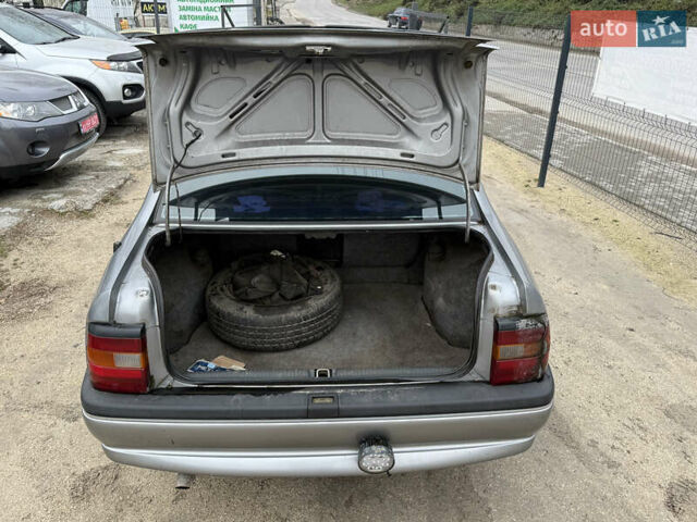 Серый Опель Вектра, объемом двигателя 1.8 л и пробегом 200 тыс. км за 1500 $, фото 37 на Automoto.ua