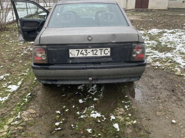 Серый Опель Вектра, объемом двигателя 2 л и пробегом 300 тыс. км за 950 $, фото 4 на Automoto.ua