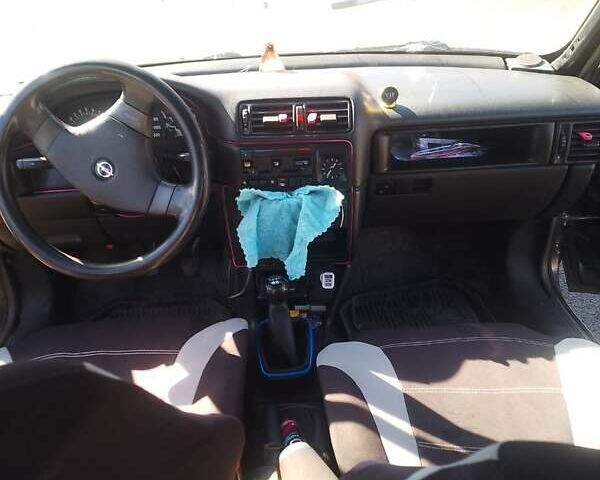 Серый Опель Вектра, объемом двигателя 2 л и пробегом 434 тыс. км за 1400 $, фото 2 на Automoto.ua