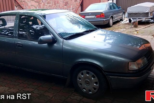 Серый Опель Вектра, объемом двигателя 1.8 л и пробегом 344 тыс. км за 1750 $, фото 3 на Automoto.ua