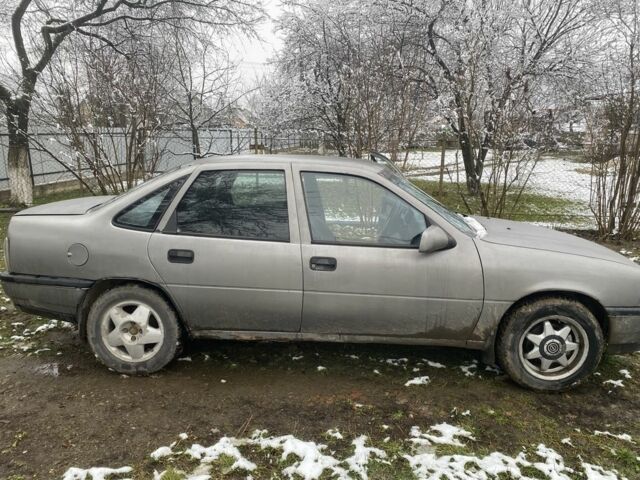 Серый Опель Вектра, объемом двигателя 2 л и пробегом 300 тыс. км за 950 $, фото 5 на Automoto.ua