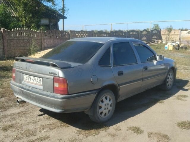 Сірий Опель Вектра, об'ємом двигуна 2 л та пробігом 111 тис. км за 1250 $, фото 3 на Automoto.ua