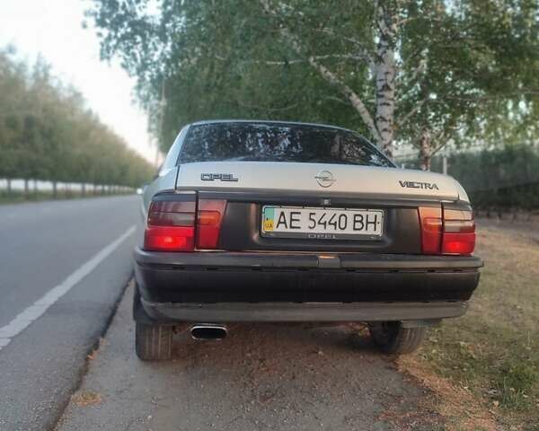 Серый Опель Вектра, объемом двигателя 1.7 л и пробегом 210 тыс. км за 2200 $, фото 4 на Automoto.ua