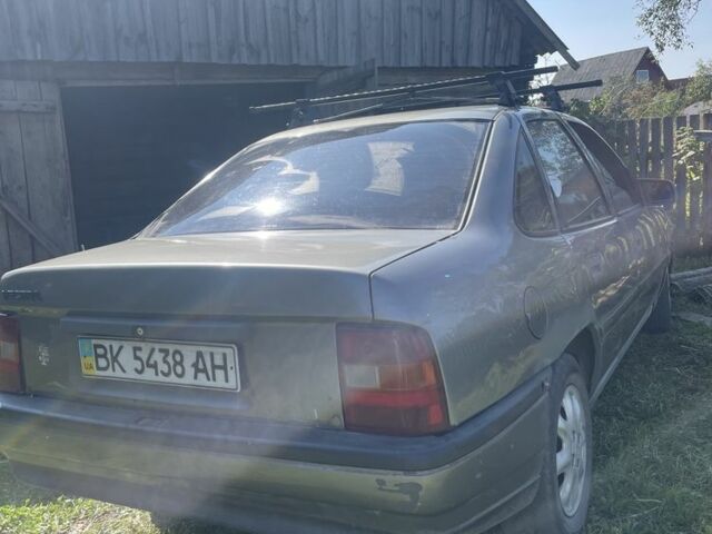 Серый Опель Вектра, объемом двигателя 1.6 л и пробегом 499 тыс. км за 899 $, фото 2 на Automoto.ua