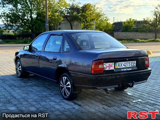 Серый Опель Вектра, объемом двигателя 2 л и пробегом 0 тыс. км за 850 $, фото 1 на Automoto.ua