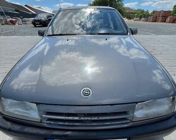 Серый Опель Вектра, объемом двигателя 1.6 л и пробегом 360 тыс. км за 999 $, фото 5 на Automoto.ua