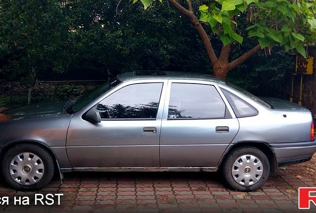 Серый Опель Вектра, объемом двигателя 1.8 л и пробегом 344 тыс. км за 1750 $, фото 2 на Automoto.ua