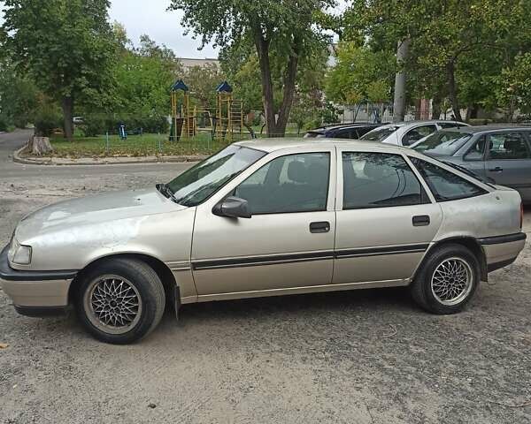 Сірий Опель Вектра, об'ємом двигуна 2 л та пробігом 200 тис. км за 1399 $, фото 1 на Automoto.ua