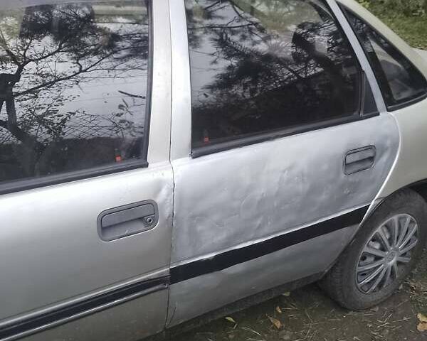 Серый Опель Вектра, объемом двигателя 1.8 л и пробегом 435 тыс. км за 650 $, фото 5 на Automoto.ua