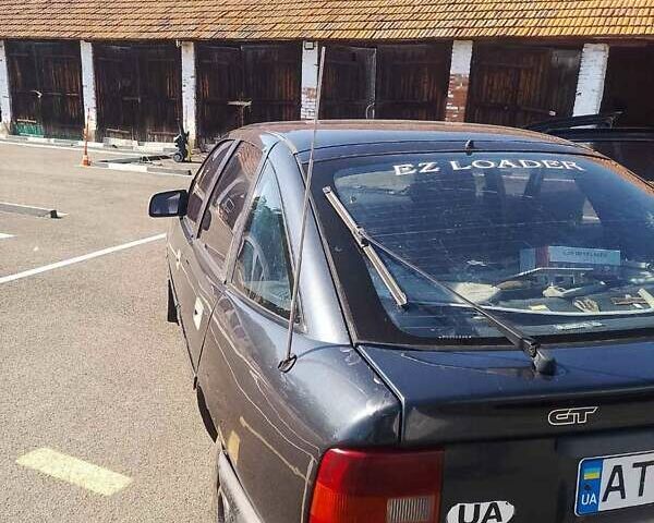 Серый Опель Вектра, объемом двигателя 2 л и пробегом 434 тыс. км за 1400 $, фото 9 на Automoto.ua