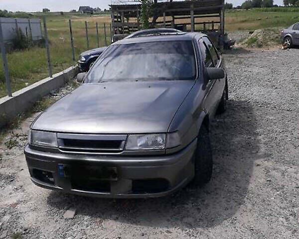 Серый Опель Вектра, объемом двигателя 1.7 л и пробегом 500 тыс. км за 1700 $, фото 2 на Automoto.ua