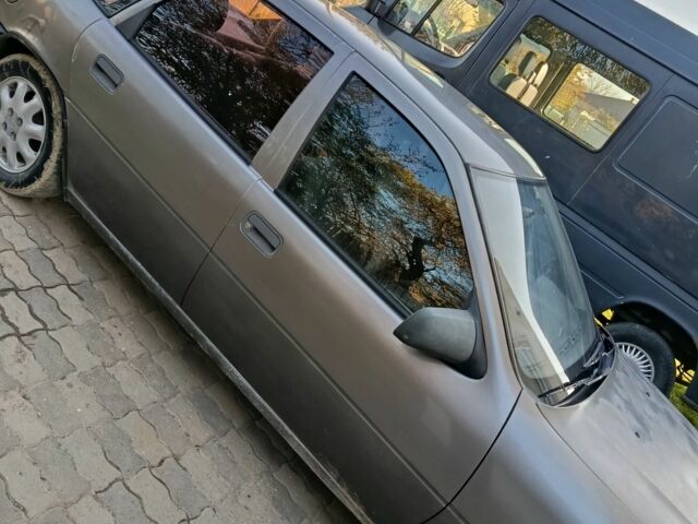 Опель Вектра 1991 у Чернівцях на Automoto.ua Сірий Опель Вектра, об'ємом двигуна 1.6 л та пробігом 330 тис. км за 775 $, фото 2 на Automoto.ua