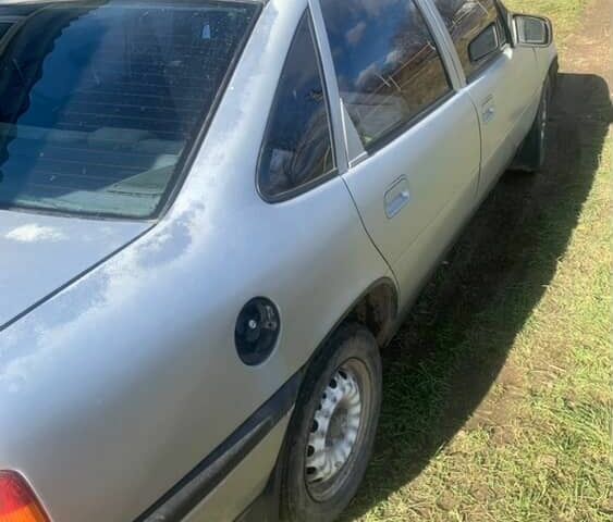 Серый Опель Вектра, объемом двигателя 1.8 л и пробегом 250 тыс. км за 1098 $, фото 5 на Automoto.ua