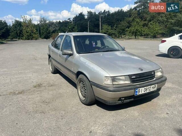 Сірий Опель Вектра, об'ємом двигуна 2 л та пробігом 100 тис. км за 1200 $, фото 2 на Automoto.ua