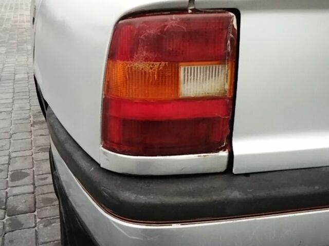 Серый Опель Вектра, объемом двигателя 1.6 л и пробегом 160 тыс. км за 700 $, фото 3 на Automoto.ua