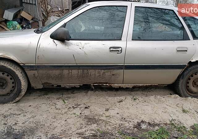 Серый Опель Вектра, объемом двигателя 1.8 л и пробегом 192 тыс. км за 650 $, фото 2 на Automoto.ua