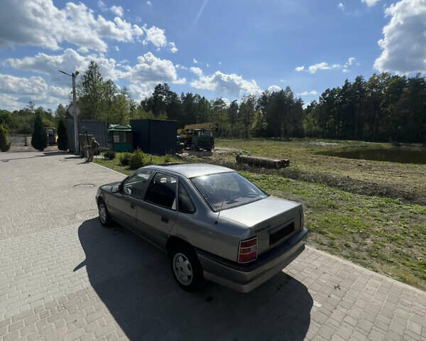 Серый Опель Вектра, объемом двигателя 1.8 л и пробегом 400 тыс. км за 1150 $, фото 16 на Automoto.ua