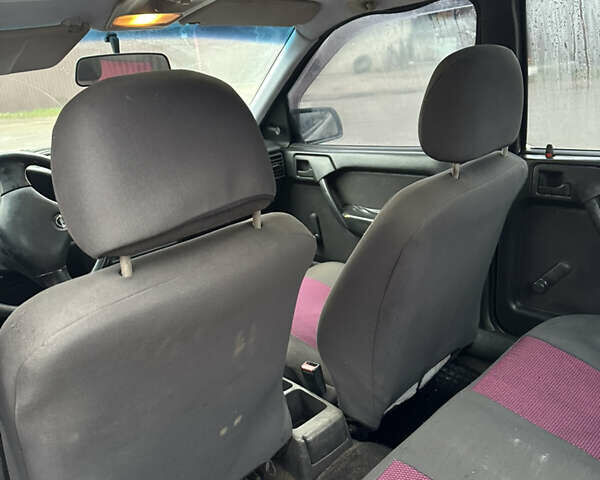 Сірий Опель Вектра, об'ємом двигуна 1.6 л та пробігом 270 тис. км за 1600 $, фото 8 на Automoto.ua